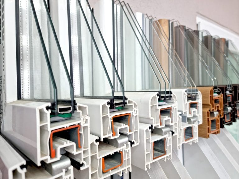Installation de fenêtre double vitrage sur mesure