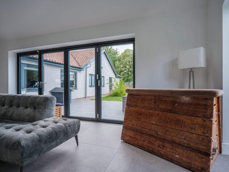 Installation de porte fenetre battante